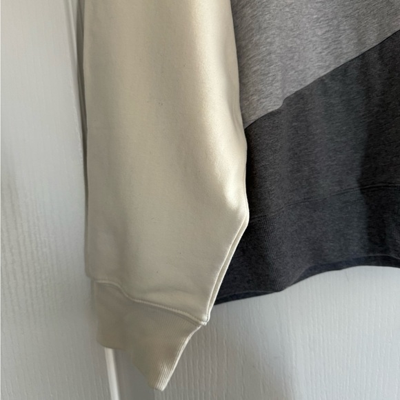 Gray and Cream Hyba NWOT Crewneck Colorblock Sweater. Ptp 28” 25”plus size - Picture 5 of 8